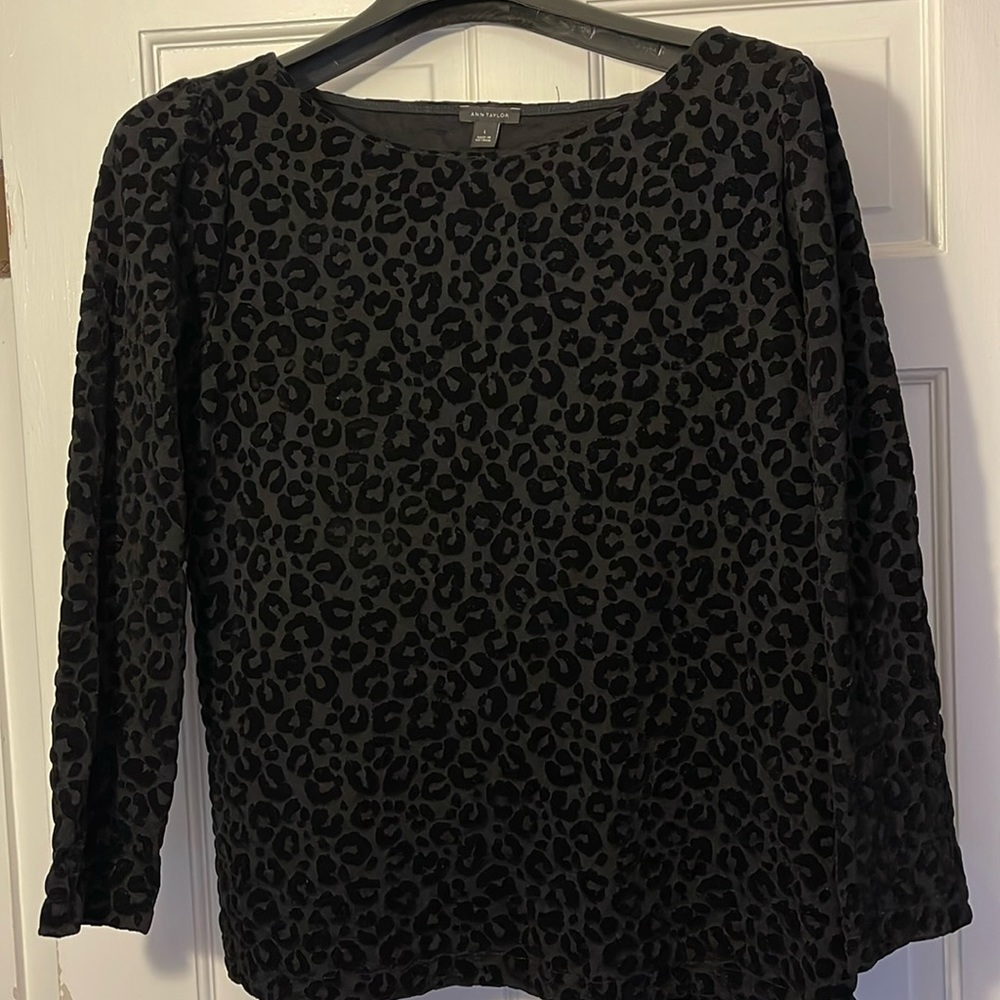 NWOT Ann Taylor leopard black top